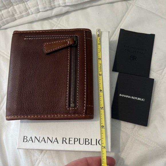 Banana Republic pebble leather trifold wallet NWT in box - Picture 11 of 11
